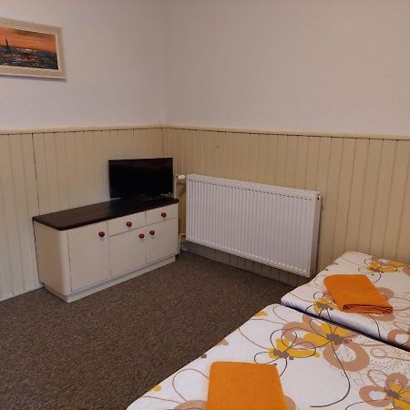 Penzion Manský Dvůr Dolni Zandov Exterior foto