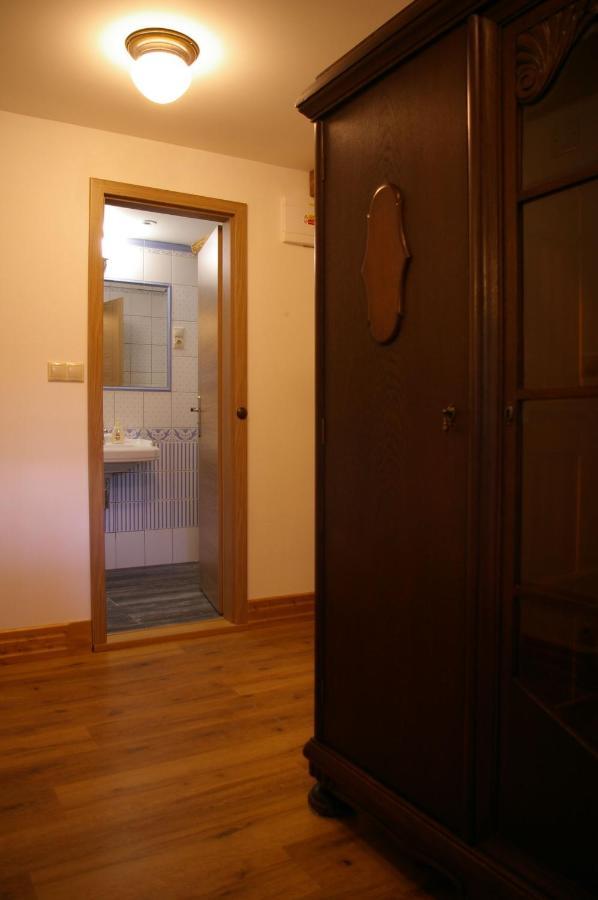 Penzion Manský Dvůr Dolni Zandov Exterior foto