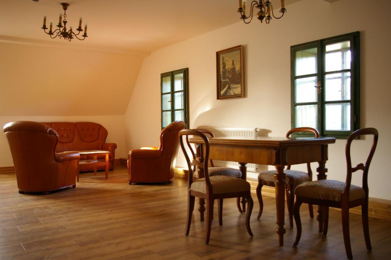 Penzion Manský Dvůr Dolni Zandov Exterior foto