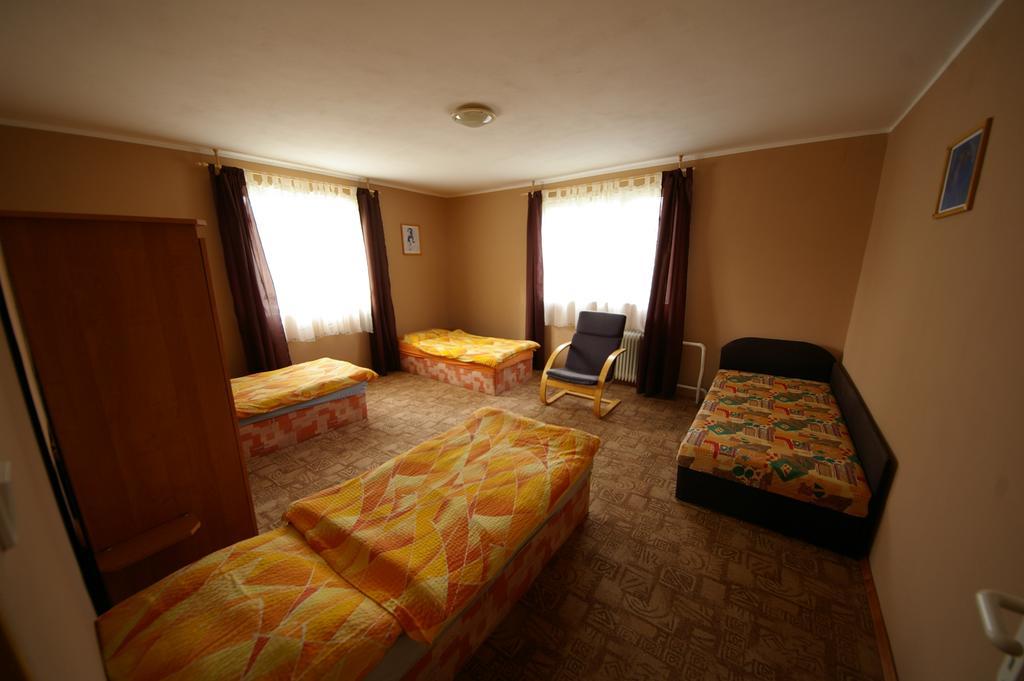 Penzion Manský Dvůr Dolni Zandov Exterior foto
