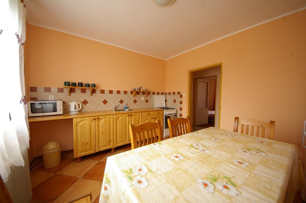 Penzion Manský Dvůr Dolni Zandov Exterior foto