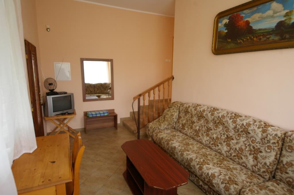 Penzion Manský Dvůr Dolni Zandov Exterior foto