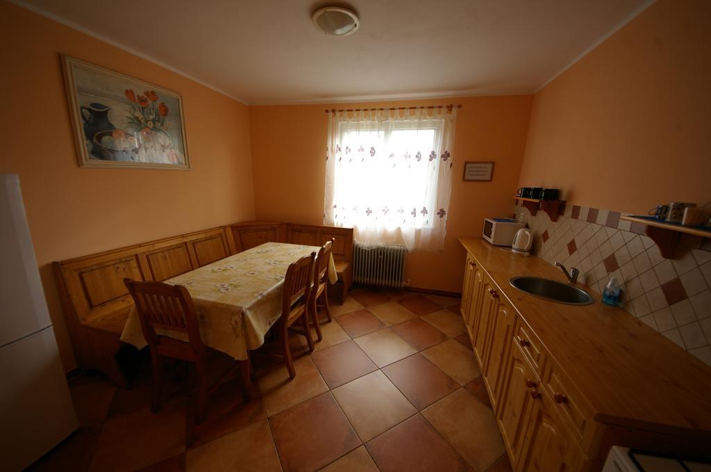 Penzion Manský Dvůr Dolni Zandov Exterior foto