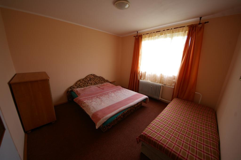 Penzion Manský Dvůr Dolni Zandov Exterior foto
